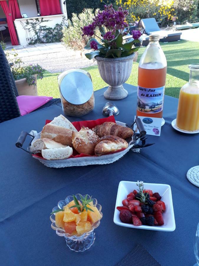 La Colombe Bed and Breakfast Tourrettes Eksteriør billede